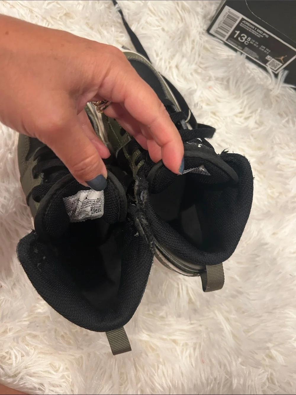 Nike Jordan 1 Mid (PS) kids sneakers in Olive Green, Black & White